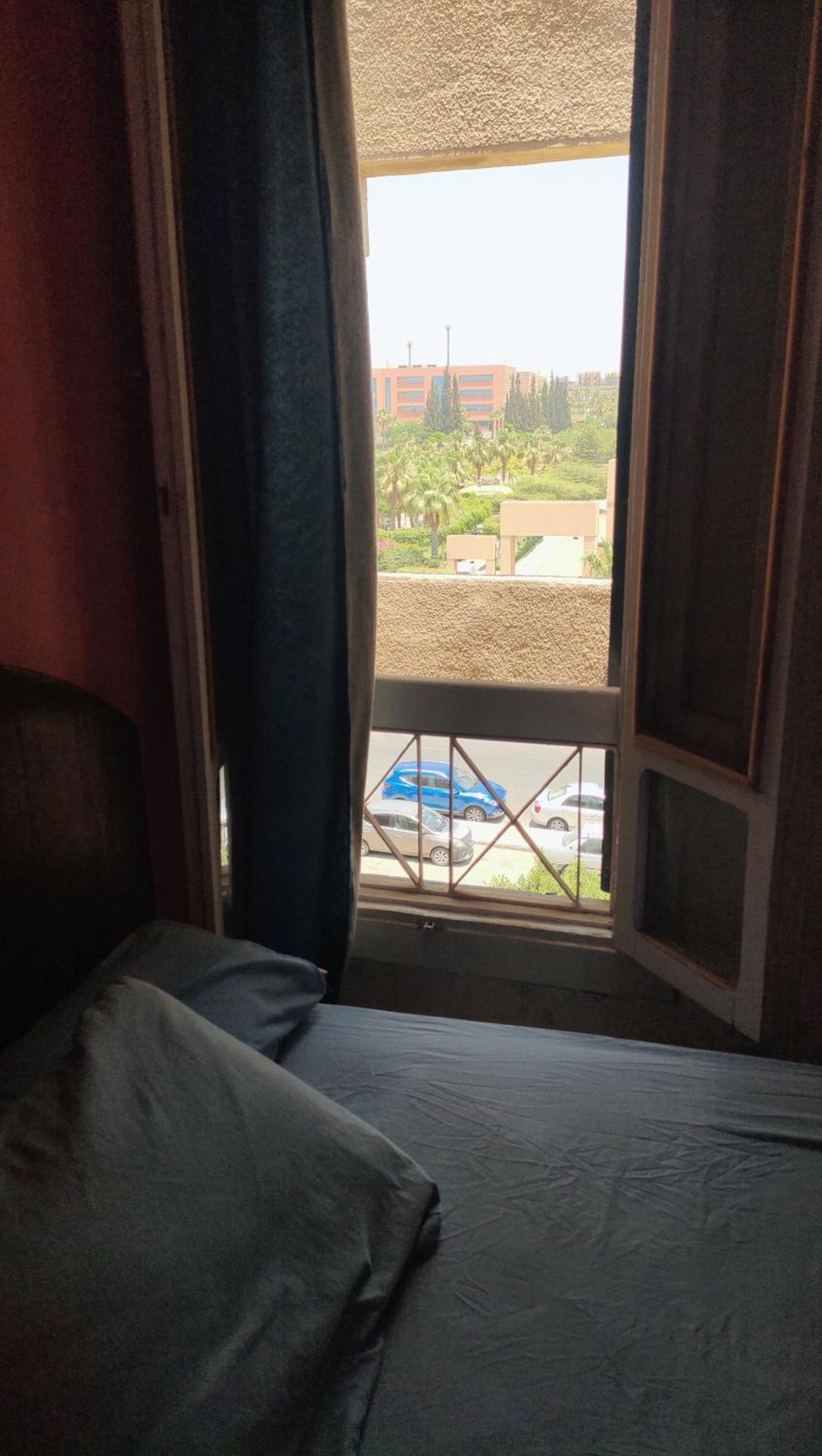 Cozy Guc View Female-home - Near To Airport