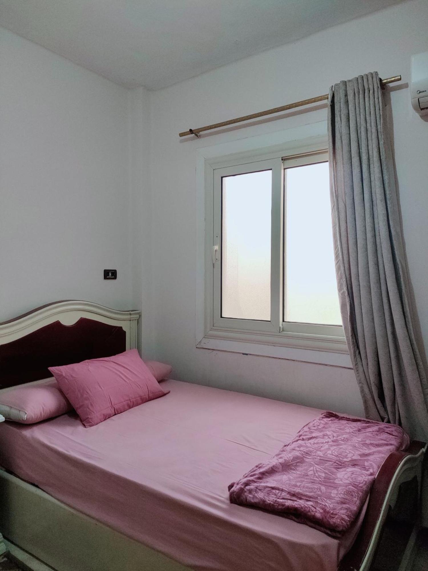 Guc View Female-home *