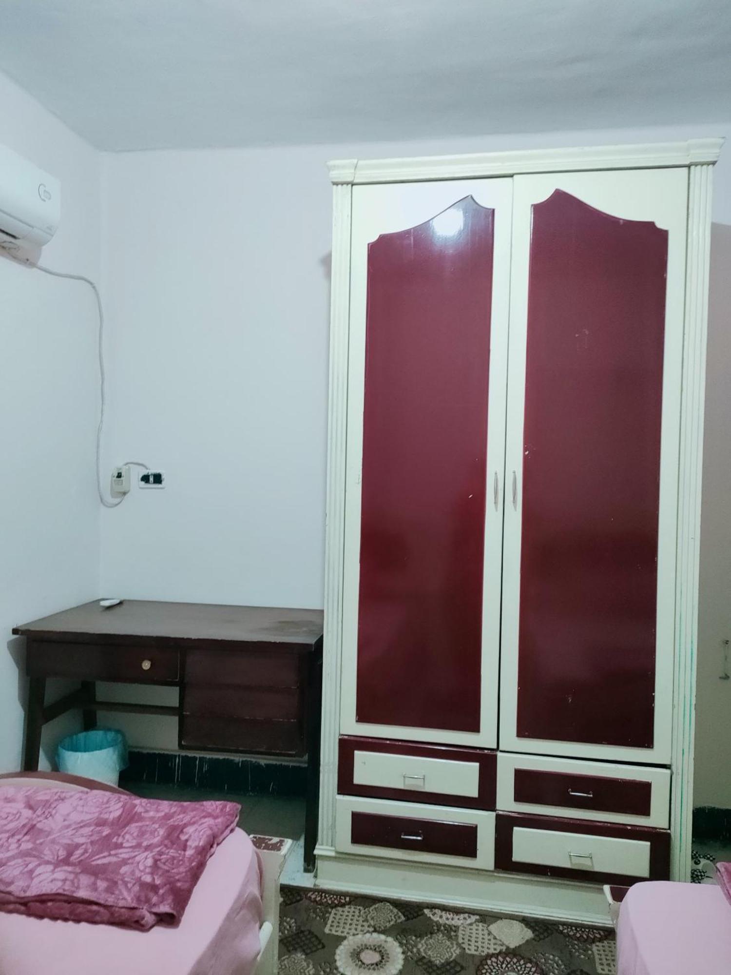 Guc View Female-home *